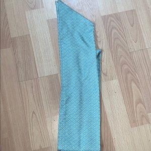 Vineyard vines green flip-flop scarf.